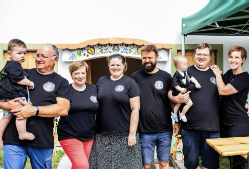 členové Rodinného vinařství Ilčíkovi