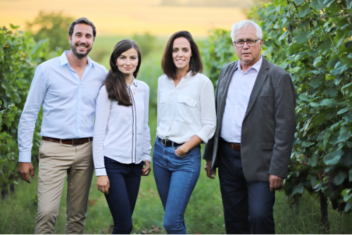 Členové rodinného vinařství Vilavin.