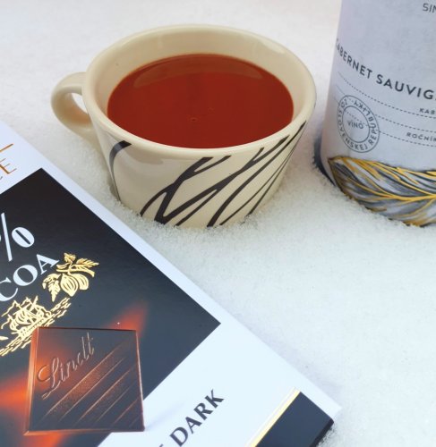 Víno dá horké čokoládě úplně nový rozměr