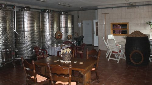 Den otevřených sklepů Čejkovice 2018: Přímo výstavní produkční zázemí ve Vinařství Hřiba.