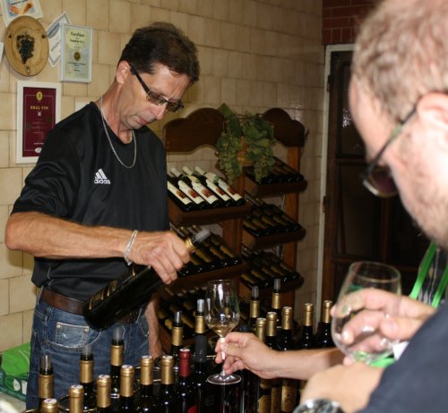 Den otevřených sklepů Čejkovice 2018: Široká nabídka u Hřibů.