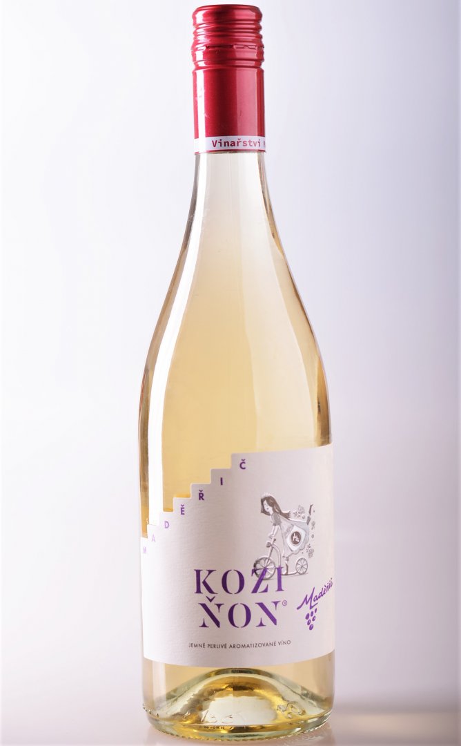 Koziňon - jemně perlivý aromatizovaný vinný nápoj (0,75l)