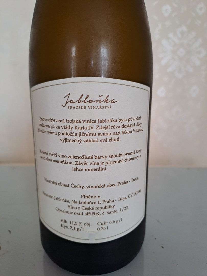 Lahev vína Ryzlink rýnský 2022, zemské víno (suché)