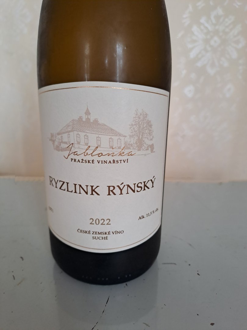 Lahev vína Ryzlink rýnský 2022, zemské víno (suché)