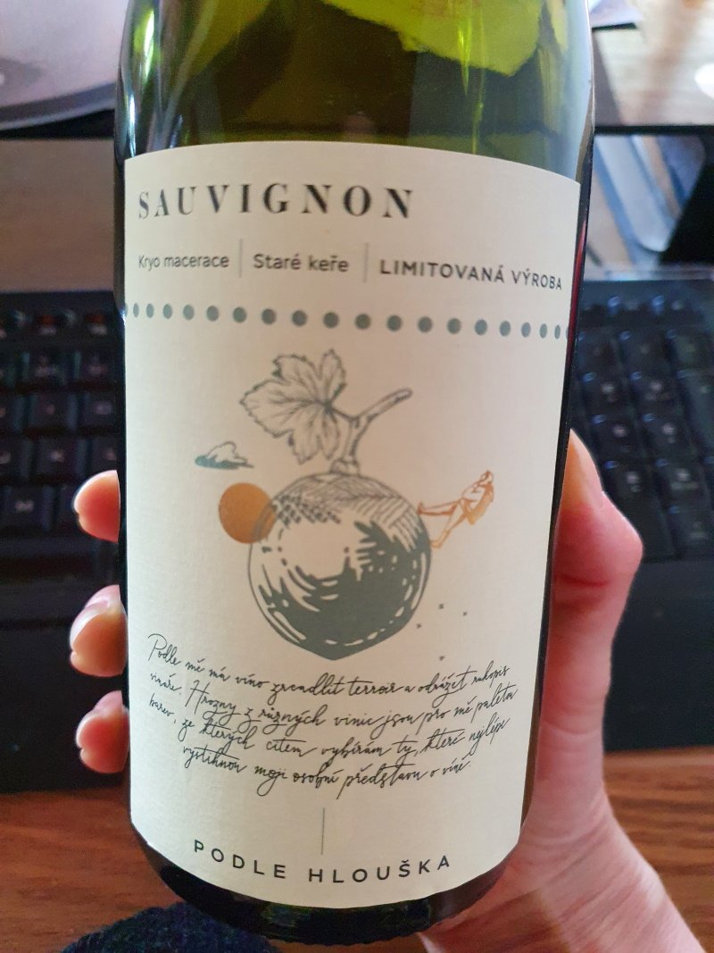 Lahev vína Sauvignon 2021, zemské víno (suché)