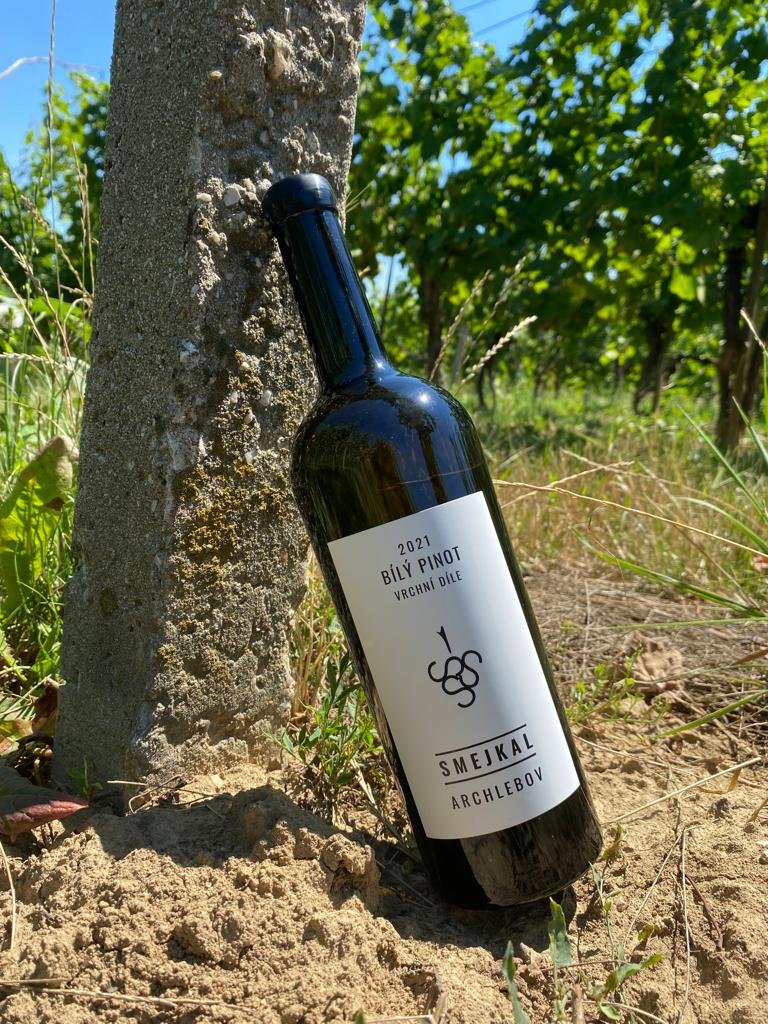 Lahev vína Bílý Pinot Vrchní díle 2021, zemské víno (suché)