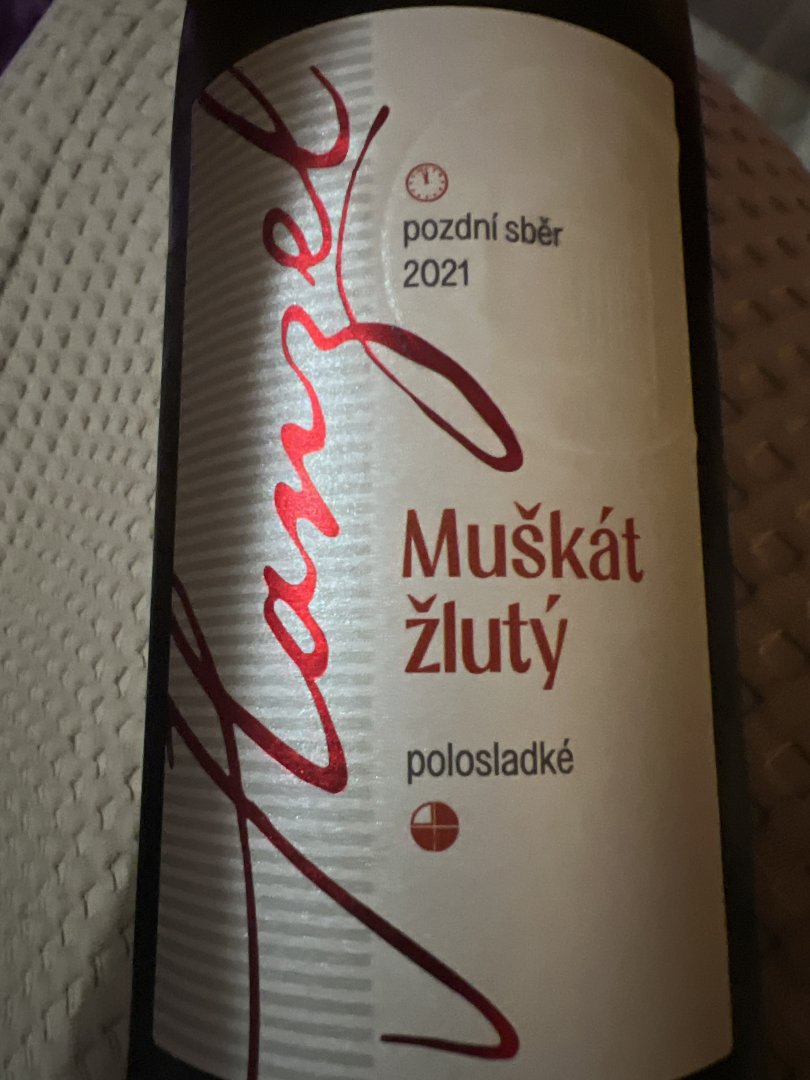 Lahev vína Muškát Žlutý 2021, pozdní sběr (polosladké)