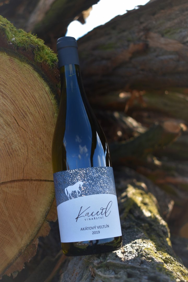 Lahev vína Akátový Veltlín 2019, zemské víno (suché)