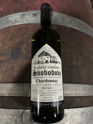 Lahev vína Chardonnay 2023, moravské zemské víno (polosuché)