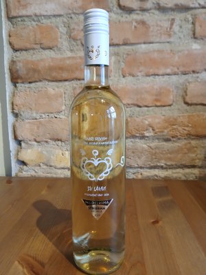 Lahev vína 3 v Láhvi 2024, moravské zemské víno (polosladké)