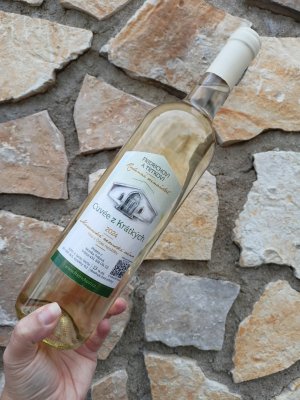 Lahev vína Cuvée z Krátkých 2024, moravské zemské víno (polosuché)