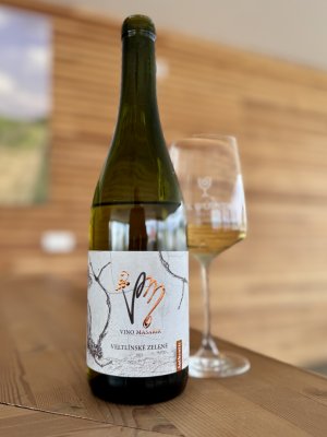 Lahev vína Veltlínské zelené Authentic 2021, moravské zemské víno (suché)