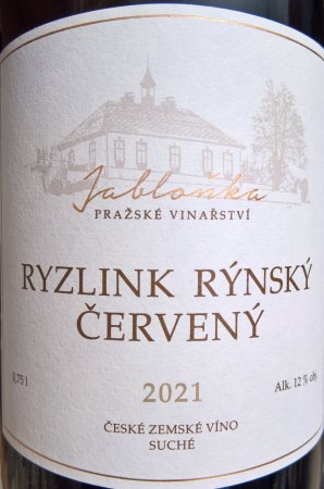 Lahev vína Ryzlink rýnský červený 2021, zemské víno (suché)