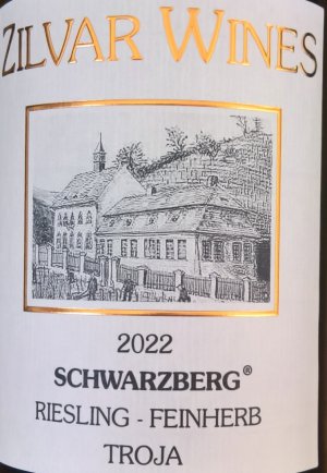Lahev vína Riesling Schwarzberg Feinherb 2022, zemské víno (polosladké)