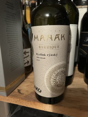 Lahev vína Ryzlink rýnský Barrique 2021, výběr z hroznů (suché)