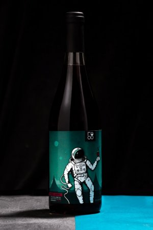 Lahev vína Kosmonaut 2019  nesířeno, nefiltrováno 2019, zemské víno (suché)