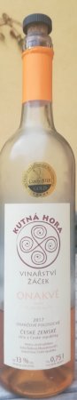 Lahev vína Onakvé. Cuvée TČ, Zé, Ch, Au, RR 2017, zemské víno (suché)