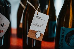 Lahev vína Veltlínské zelené KVEVRI 2018, zemské víno (suché)