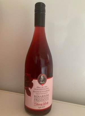 Lahev vína Agni Frizzante rosé 2018, jakostní perlivé víno (polosladké)