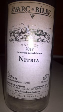 Lahev vína Nitria 2017, zemské víno
