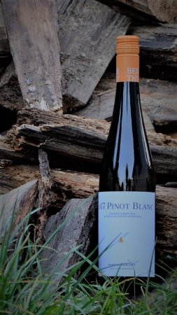 Lahev vína Pinot Blanc 2017, zemské víno (suché)