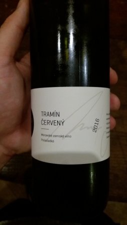 Lahev vína Tramín červený 2016, zemské víno (polosladké)