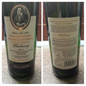 Lahev vína Chardonnay 2011, výběr z hroznů (polosuché)