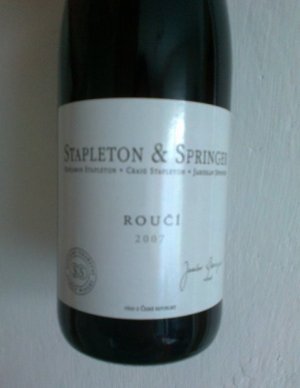 Lahev vína Pinot Noir (Roučí) 2007, jakostní víno (suché)